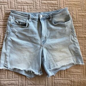 Zenana Light Wash Shorts